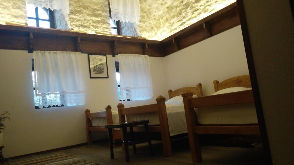 Konaku * Gjirokastër