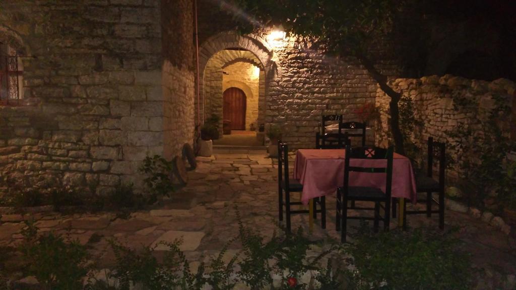 Konaku * Gjirokastër