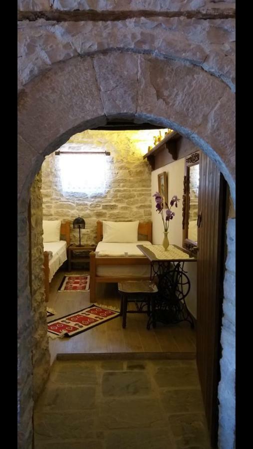 Konaku * Gjirokastër